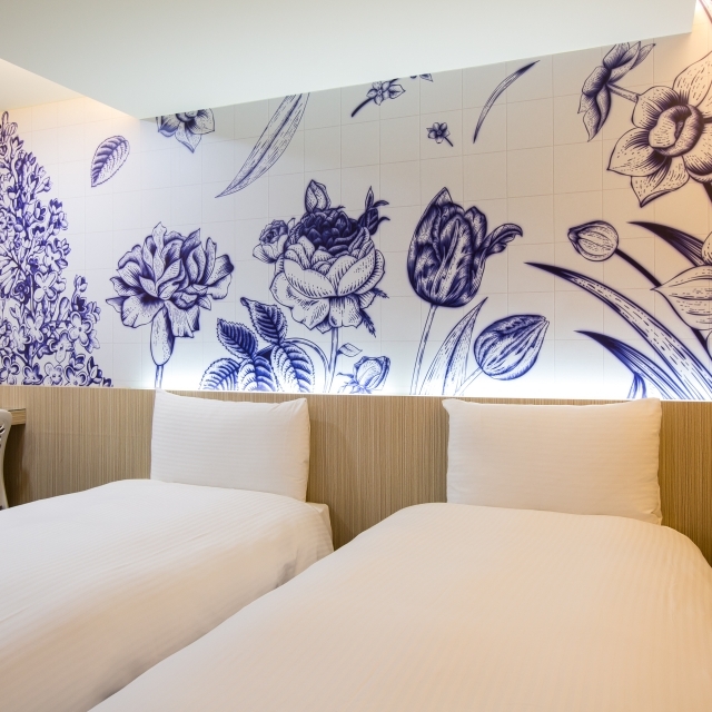 ※415 Room of Blue and White
